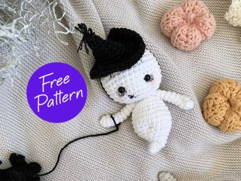 Amigurumi Ghost Free Crochet Pattern Crochet Halloween Ghost Patterns Free, Ghost Amigurumi Free Pattern, Crochet Ghost Pattern Free, Heklane Igracke, Ghost Crochet, Arm Crocheting, Fall Fair, Witch Gnome, Crochet Ghost