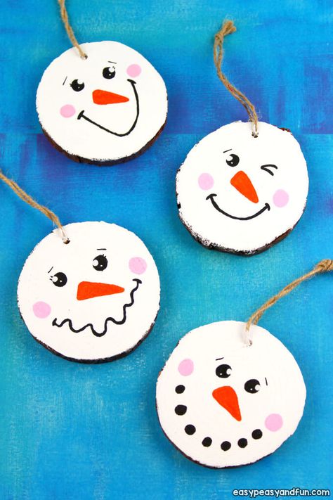 26 Best DIY Wood Slice Art and Wood Painting Ideas for 2024 Wood Slice Snowman, Ornaments Diy Kids, Noel Diy, Fun Christmas Crafts, Christmas School, Snowman Ornament, Christmas Wood Crafts, Wood Christmas Ornaments, Kids Ornaments