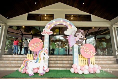 entrance | jowong19 | Flickr Bday Themes, Unicorn Birthday Party Decorations, Rainbow Fairy, 1st Birthday Party For Girls, Party Entrance, Unicorn Themed Birthday Party, Girls Birthday Party Decorations, Girl Birthday Decorations, Birthday Party Theme Decorations