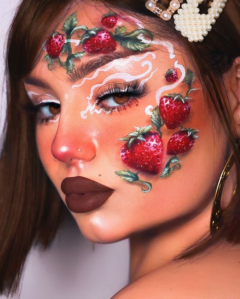 Makeup Drawing, Face Paint Makeup, Face Art Makeup, Makeup Lovers, Makeup Challenges, Cool Makeup Looks, Makeup Stuff, Dope Makeup, Crazy Makeup