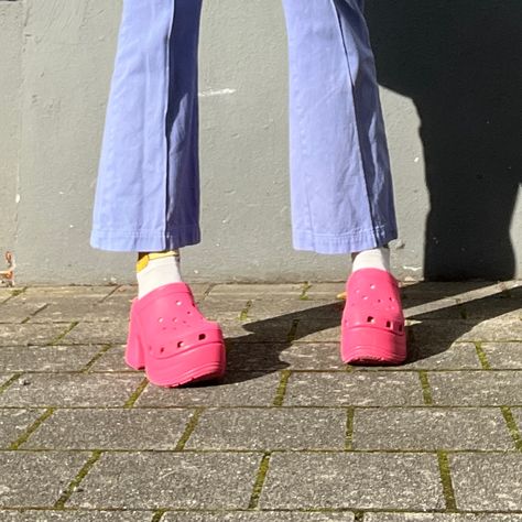 2 legs shown wearing western pants from the US brand big bud press in a self dyed periwinkle color. White and yellow socks depicting gudetama and pink siren clogs from crocs on the feet. Croc Heels Outfit, Crocs Siren Clogs Outfit, Siren Clog Crocs Outfit, High Heel Crocs, Barbie Crocs, Gym Girlie, Western Pants, Croc Heels, Clogs Outfit