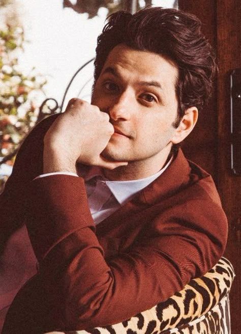 Ben Schwartz, Union College, No Children, Donald Glover, Richard Madden, Dark Brown Eyes, Handsome Actors, Snl, Voice Actor