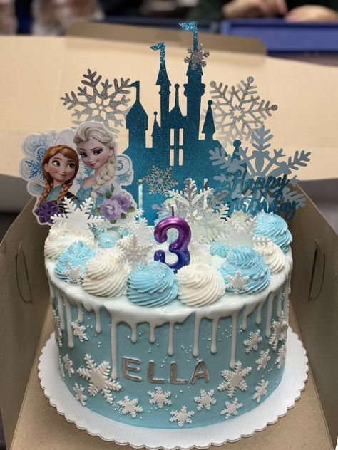 Disney Frozen Cake Birthdays, Elsa 3rd Birthday Cake, Simple Frozen Cake Design, Frozen Cake Ideas Birthdays, Tort Frozen, Elsa Theme Cake, Frozen 2 Birthday Cake, Easy Frozen Cake, Frozen Cake Designs