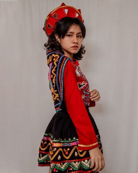 Ñusta Peru Clothing Traditional Dresses, Peruvian Traditional Clothing, Peru Clothing, Peruvian Dress, Peruvian Clothing, Wedding Arbors, Halloween Inspiration, Mood Board Fashion, Aesthetic Outfits