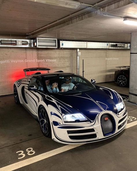 🥇 Bugatti | Billonarios De Internet ✅ #Pagani #Koenigsegg #Bugatti #Lamborghini #Ferrari #Bentley #MercedesBenz #AstonMartin #Porsche #RollsRoyce #Audi #BMW #Lexus #Chevrolet #Ford #McLaren #Maserati #LuxuryCars #LuxuryCar #SuperCars #SuperCar #ExoticCar #ExoticCars #FastCars #FastCar #Cars #Car #ClubPrivadoCaballeros #BillonariosDeInternet Bugatti Veyron Vitesse, Bugatti Veyron Grand Sport Vitesse, Xe Bugatti, Bugatti Veyron Super Sport, Cool Truck Accessories, Koenigsegg Agera, Car Seat Poncho, Ford Mustang Car, Car Organization