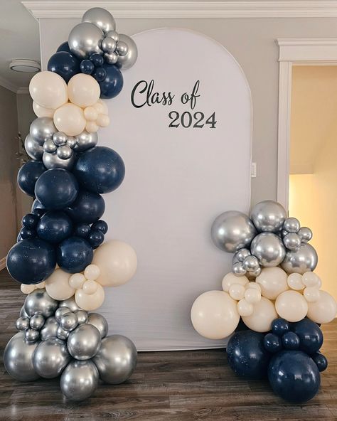 🎓Celebrating graduates all week long 🎓 #gradweek #graduation #classof2024 #chiarabackdrop #personalizedwording #kalisanballoons #tuftexballoons #balloonartist #balloondisplays #gradballoons #promballoons #navysilverballoons Balloon Garland For Graduation, Grad Balloon Decorations, Graduate Balloon Decorations, Balloon Arch Backdrop Graduation, Graduation Balloon Garland, Grad Balloon Mosaic, Congrats Grad Balloons, Prom Balloons, Balloons Graduation