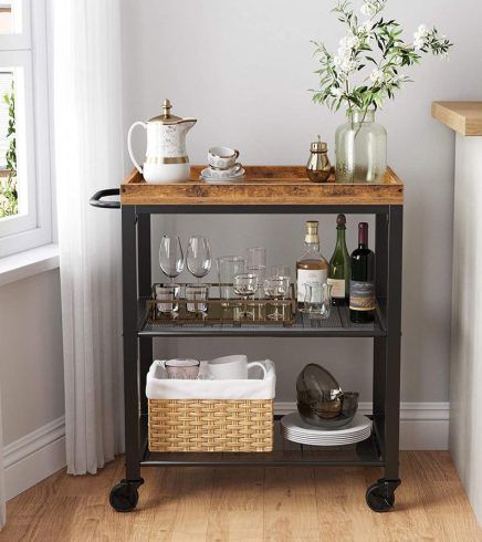 Creative bar cart ideas - Miss M.V. Kitchen Trolley Design, Industrial Decor Living Room, Industrial Style Desk, Cart Storage, Modern Bar Cart, Bar Trolley, Industrial Style Kitchen, Modular Kitchen Design, Rustic Bar