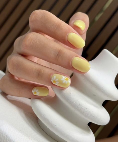 yellow nails, yellow nail, yellow summer nail, yellow nail designs, summer nail art, summer nail inspo Simple Nail Designs Yellow, Yellow Sunshine Nails, Round Yellow Nails, Yellow Summer Nails Short, Short Gel Nails Yellow, Yellow Gel Nail Designs, Yellow Dip Nails, Fall Yellow Nails, Yellow Manicure Ideas