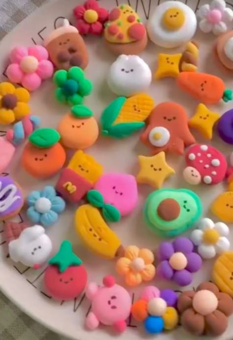 Things To Make With Clay Air Dry, Clay Crafts Air Dry Cute, Clay Crafts Air Dry Aesthetic, Diy From Air Dry Clay, Things Made Out Of Air Dry Clay, Foaming Clay Art, Cute Things With Air Dry Clay, Model Magic Ideas Aesthetic, Ideas With Air Dry Clay