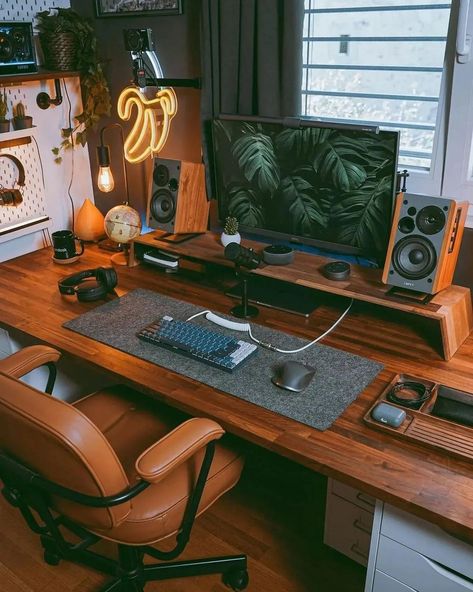 Click visit for more info | #workspaces #setupwars #setuptour #setupinspiration #onmydesk #officesetup #officeinspo #officegoals #officedesign #officedecor #office #minimalsetups #macsetup #dreamsetup #desktour #deskgoals #cleansetups #applesetup #appledesign #workspace #techsetup #workfromhome Gaming Desk Designs, Setup Inspiration, Gaming Desk Setup, Cozy Desk, Tv Stand Decor, Computer Desk Setup, Home Studio Setup, Desktop Setup, Pc Setups