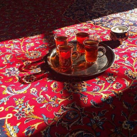 Breakfast Presentation, Afghanistan Culture, Tea Wallpaper, Moroccan Tea, Iran Culture, Middle Eastern Culture, Arab Culture, Turkish Tea, Arabian Beauty