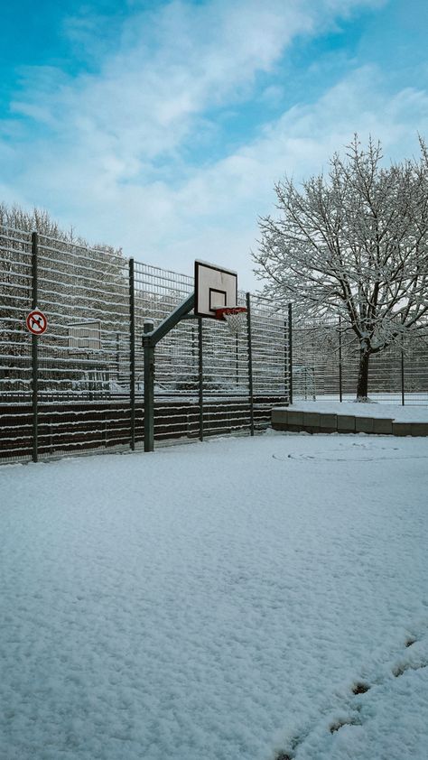 #snow #basketball #winter #wallpaper Basketball Christmas Wallpaper, Christmas Wallpaper Basketball, Christmas Basketball Wallpaper, Hoops Aesthetic, Christmas Phone Backgrounds, Basketball Background, Basketball Wallpaper, Winter Wallpaper, Bunny Art