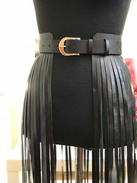 Fringe Leather Skirt, Fringe Belt, Moda Hippie, Belt Skirt, Mode Hippie, Looks Country, Diy Vetement, Belt Leather, Fall Outfits For Work