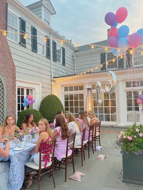 Sweet 16 Birthday Party Aesthetic, Preppy Dinner Party, 15 Birthday Party Themes, 17th Birthday Ideas Girl, 16th Birthday Dinner Party, Cute Bday Themes, Cute 15th Birthday Ideas, Preppy Tea Party Birthday, Cute 17th Birthday Ideas