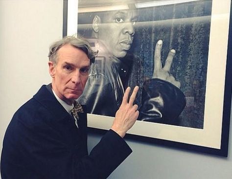 When Bill Nye posed next to a picture of Jay Z. | 22 Examples Of The Most Gangsta Sh*t That Has Ever Happened Bill Nye Memes, Bill Nye, Science Guy, Architecture Tattoo, New Rock, Thug Life, Wedding Humor, Jay Z, Photo Instagram