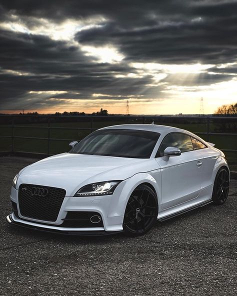 Ellis Aston | Audi TTS 8J on Instagram: “Lighting is everything 🌅 ______________________________________ #auditts #ttsmk2 #audittmk2 #ttmk2 #ttmk3 #ttsmk3 #ttrs8s #audittrs #tts…” Audi Tt S, Audi Tts, Audi Tt Rs, Audi Tt, Hot Cars, Super Cars, Audi, Bmw Car, Suv Car