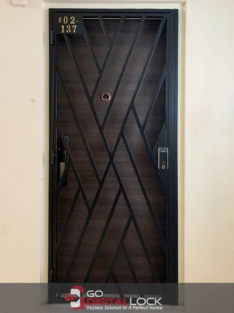 Modern Gates Design, Window Grill Ideas, Modern Gates, Safety Doors, Security Door Design, Home Gate, Pintu Interior, Modern Window Grill, Home Window Grill Design