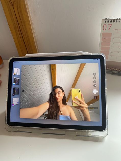 Ipad Camera Selfie Aesthetic, Ipad Story Instagram, Ipad Pictures Selfie, Ipad Selfie Ideas, Ipad Air 5th Generation Aesthetic, Ipad Photo Ideas, Ipad Air Aesthetic, Ipad Selfie, Ipad Pictures