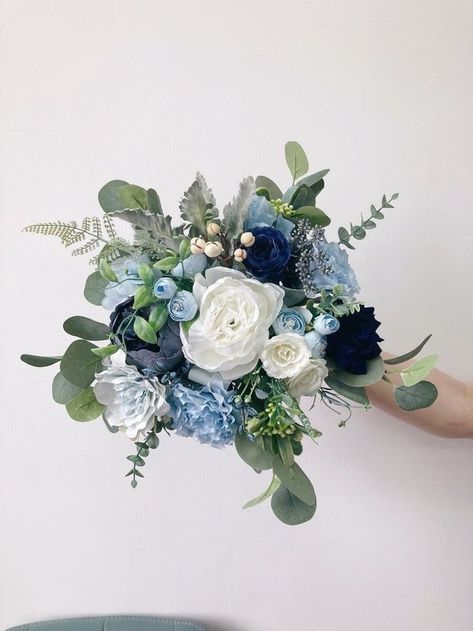 Dusty Blue Bouquet, Eucalyptus Bridal Bouquet, Bouquet Dusty Blue, Ivory Bridesmaids, Navy Wedding Bouquet, Navy Bouquet, Boutonniere Wedding Rustic, White Peonies Bouquet, Prom Bouquet