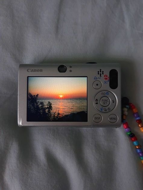 Fotocamere Vintage, Digital Pics, Foto Ideas Instagram, Vintage Cameras, Summer Feeling, Jolie Photo, Summer Dream, Summer Photos, Summer Aesthetic