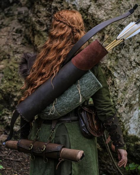 Medieval Female Archer, Elf Archer Aesthetic, Dnd Characters Aesthetic, Ranger Cosplay Female, Female Archer Aesthetic, Bow Arrow Aesthetic, Rangercore Aesthetic, Ranger Aesthetic Dnd Female, Fantasy Adventure Aesthetic Outfit