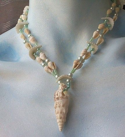 Sea Inspired Necklace, Mermaidcore Necklace, Seashell Bead Necklace, Seashell Jewelry Diy, Art Coquillage, Vase Antique, Tidal Pool, Jewellery Pendant, Beach Bracelet