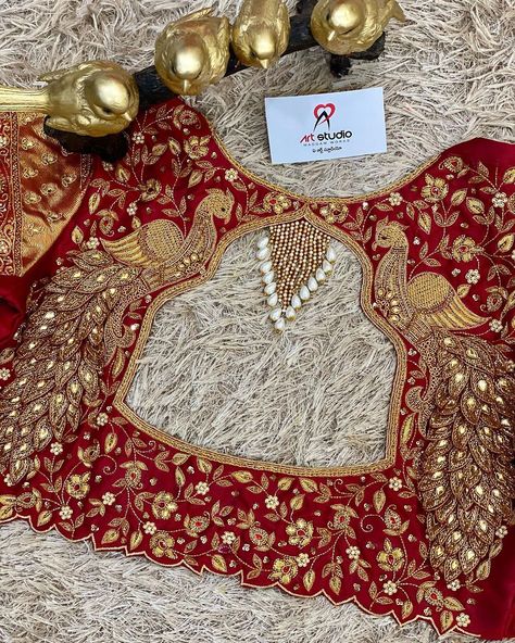 Maggam Work Heavy Designs, Magan Work Blouse Designs, Gharchola Blouse Designs, Wedding Blouse Back Neck Designs, Doli Blouse Work, Red Silk Blouse Designs, Heavy Bridal Aari Work Blouse Design, Heavy Bridal Aari Work Blouse Designs, Bridal Blouse Back Neck Designs