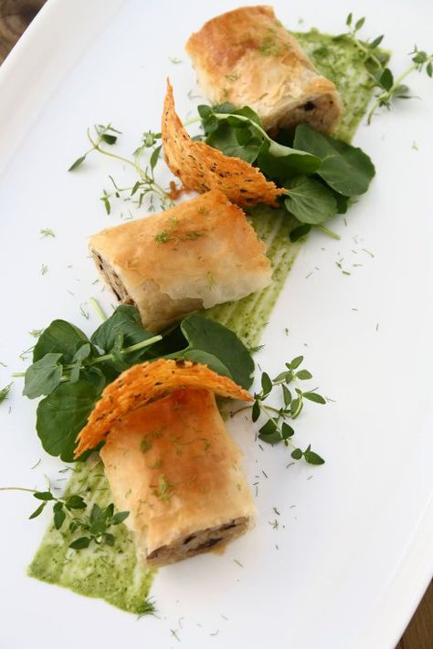 Mushroom Risotto Spring Rolls Fine Dining Appetizers, Vegan Entrees, Gourmet Food Plating, Wedding Appetizers, Fine Dining Recipes, Mushroom Risotto, Watercress, Spring Rolls, Roasted Garlic