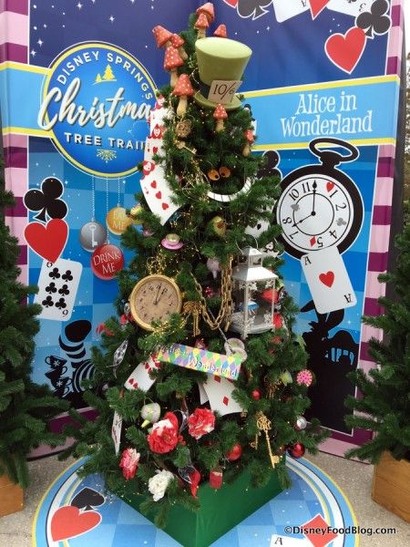 Alice in Wonderland Tree Alice In Wonderland Themed Christmas Tree, Alice In Wonderland Tree Christmas, Christmas Alice In Wonderland, Alice In Christmas Wonderland, Alice In Wonderland Christmas Tree Ideas, Wonderland Christmas, Alice In Wonderland Tree, Alice In Wonderland Christmas, Alice In Wonderland Christmas Tree