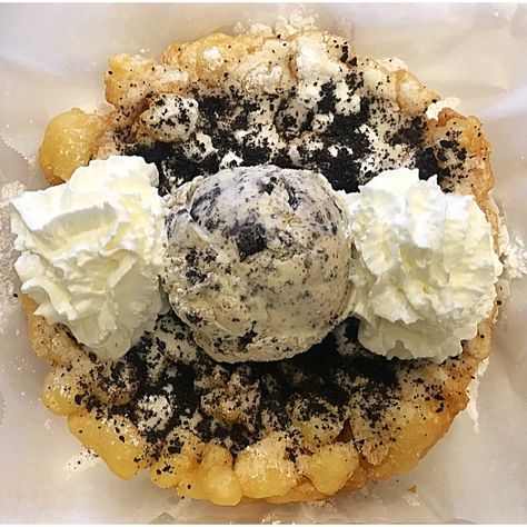 Oreo Funnel Cake, Funnel Cake Bites, Homemade Funnel Cake, Funnel Cake Recipe, Cakes For Sale, Funnel Cakes, Cake Liner, Fair Food, Cake Bites