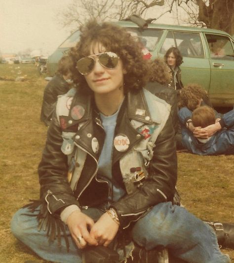 70s Metalhead, 1980s Metalhead, 80s Metalhead Fashion, 70s Character Design, Late 60s Aesthetic, 90s Metalhead, 80s Metalhead Aesthetic, 1980s Photography, 80s Metalhead