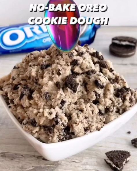 Oreo Cookie Dough, Cookies And Cream Milkshake, Oreo Desserts, No Bake Cookie Dough, Oreo Milkshake, Oreo Recipes, Cookie Dough Recipes, Sweet Dishes Recipes, Oreo Dessert