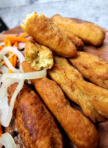 Quick and Easy Jamaican Festival Recipe 🇯🇲 Jamaican Street Food, Festival Recipe Jamaican, Jamaican Festival Recipe, Deep Fried Bread, Jamaican Festival, Nigerian Meat Pie, Festival Recipe, Fried Bread, Jamaican Dishes