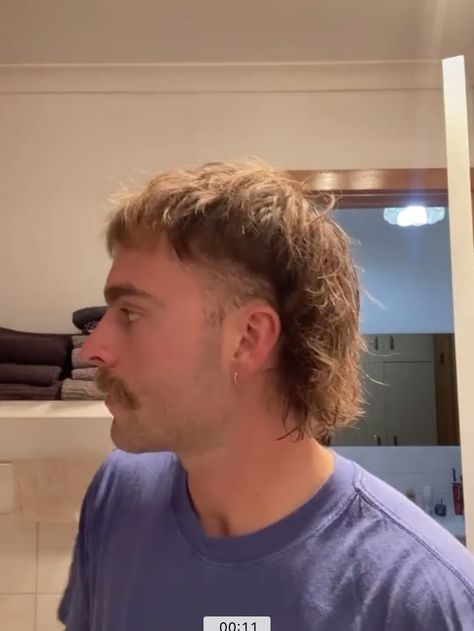 Fine Hair Mullet Men, Mens Medium Length Mullet, Hipster Mullet Men, Men’s Modern Mullet Straight Hair, Short Mullet Straight Hair Men, Fukuhilla Hair Men, Modern Mullet Mens Straight Hair, High Fade Mullet, Aussie Mullet