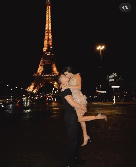 Paris Couple Pictures, Paris Kiss, Europe In December, Paris Engagement Photos, Paris Couple, Romantic Paris, Adventure Aesthetic, Paris Pictures, Life Partner