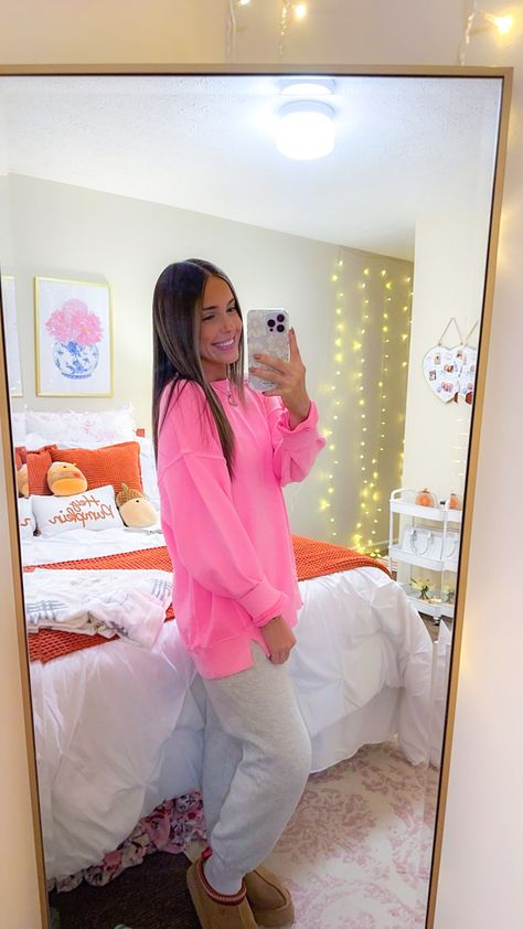 #pink #aerie #uggs #comfy #outfit #inspo #dresstoimpress #fashion #coquette #picrew #aesthetic Cute Fits Leggings, Cute Outfits With Tasman Uggs, Pink New Years Outfit, Outfits When On Your Period, Cute Outfits Winter School, Leggings School Outfit, Comfy Girly Outfits, Pink And Black Outfit Ideas, Comfy Fall Outfits For School