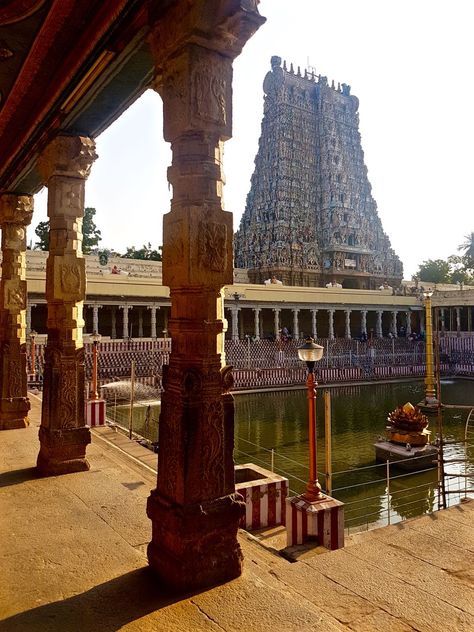 Madhurai Meenakshi Temple, Madurai Aesthetic, Tamil Culture Photography, Minakshi Temple, South Indian Culture, Tamil Culture, Watercolor Photo, Sacred Groves, Indian Temple Architecture