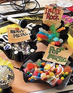 Vinyl record bowls Rock Candy Sticks, Rock And Roll Birthday, Music Birthday Party, Rockstar Birthday, Rock Star Birthday, Rock N Roll Party, Music Themed Parties, Rock Star Party, Party Picks