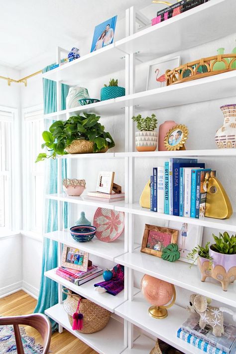 Pink Dining Rooms, Colorful Shelf, White Bookshelves, Dining Room Remodel, Bookshelf Styling, Room Shelves, Rooms Reveal, Room Storage, Room Remodeling