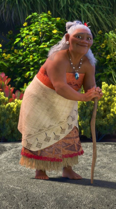 Moana’s grandmother Tala Moana Grandma, Gramma Tala, Grandma Outfit, Moana Movie, Grandma Clothes, Her Tattoo, Disney Princess Moana, Link Cosplay, Hawaiian Dancers