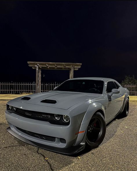 Doge Challenger, Dodge Challenger Hellcat, Dodge Challenger Srt Hellcat, Dodge Muscle Cars, Image Swag, Car Aesthetic, Vw T1, Street Racing Cars, Classy Cars