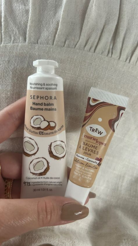 All time favorites for hands and lips Sephora hand cream Trew lip balm Aesthetic Hand Cream, Hand Lotion Aesthetic, Hand Cream Aesthetic, Cute Lip Balm, Makeup Products Sephora, Diy Skin Care Routine, Sephora Skin Care, Hand Creams, Hand Balm