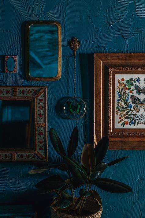 Dark Teal Bedroom Accessories, Deep Teal Bedroom Ideas, Teal Maximalist Living Room, Dark Teal Hallway, Room Color Paint Ideas, Dark Teal Wall Paint, Dark Teal Decor, Moody Teal Living Room, Dark Turquoise Room