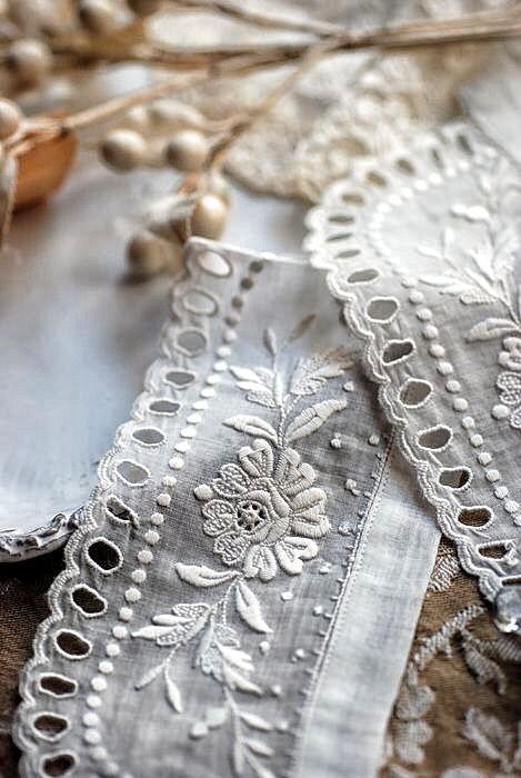 Types Of Embroidery, Embroidery Scissors, Linens And Lace, 자수 디자인, Lace Ribbon, Antique Lace, Vintage Crafts, Lace Making, Pure Beauty