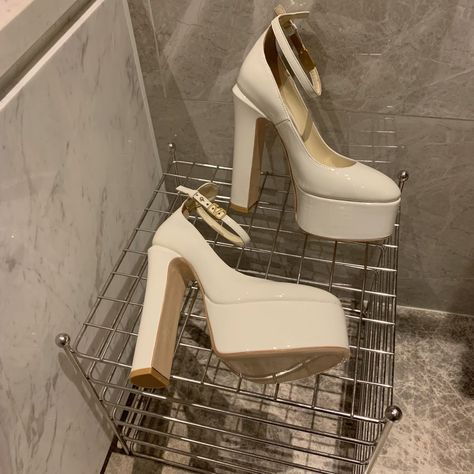 Valentino platform sandals pumps 15.5cm & 12.5cm heels Graduation Heels High School, Valentino Platform Heels, Creme Heels, Valentino Platform, Platform Heels Outfit, Valentino High Heels, Heels Block Heel, Graduation Heels, Dress Shoes For Women