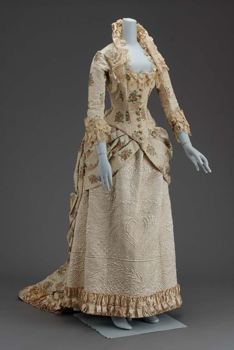 Rate the dress: 1880s 18th century remake - The Dreamstress 1880s Dress, Gilded Age Fashion, French Outfits, 19th Century Women, 1870s Fashion, 1880s Fashion, Fashion Decades, Vintage Hollywood Glamour, Museum Of Fine Arts Boston