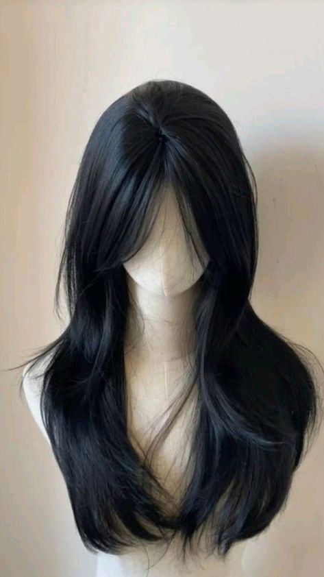 Cute Black Hair Hairstyles, Trendy Haircuts For Long Hair Bangs, Layer Hair Korean, Unique Haircuts For Long Hair, Gothic Haircuts, Layered Black Hair, Black Hair With Layers, Hair Inspo Long, Hair Sculpture