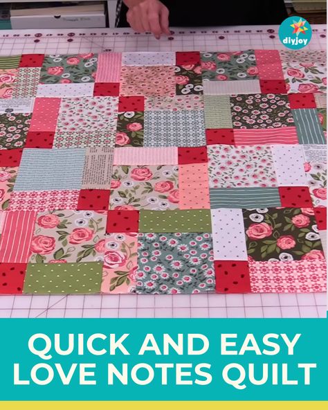 This love notes quilt, also known as disappearing nine patch quilt, is a super easy and beginner-friendly sewing project. All People Quilt, 4 Patch Quilt, Charm Pack Quilt Patterns, Disappearing 9 Patch, Disappearing Nine Patch, Charm Pack Quilt, Charm Pack Quilts, Big Block Quilts, 9 Patch Quilt