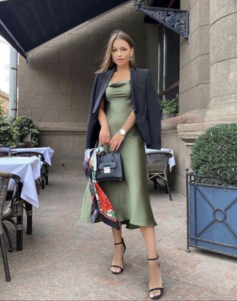 Satin Dress Outfit, Silk Dresses Outfit, Green Dress Outfit, Las Vegas Outfit, Slip Dress Outfit, Green Slip Dress, Green Satin Dress, Green Silk Dresses, Vegas Outfit