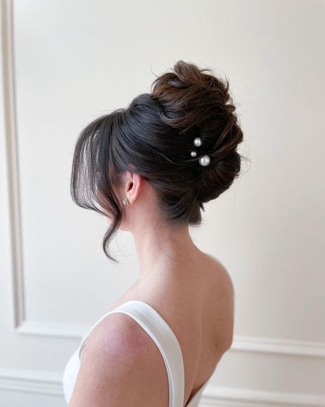 High French Twist Updo Wedding, Brunette Bun Hairstyles, Wedding Updo Dark Brown Hair, Side Part Bridal Bun, High French Twist Updo, French Twist Updo Dark Hair, Shorter Hair Wedding Styles, Bride High Updo Hairstyles, High Bridal Bun With Veil